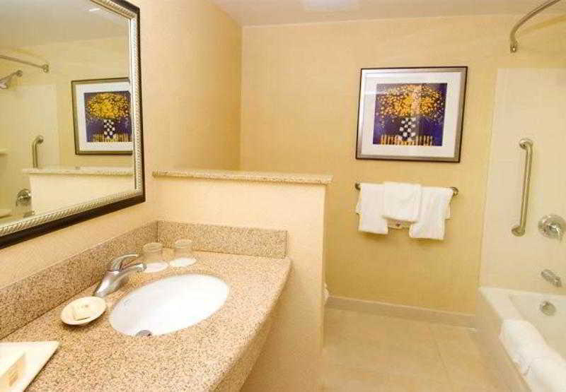 Courtyard By Marriott San Antonio Seaworld/Lackland Екстер'єр фото